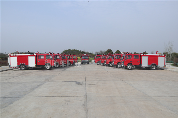 東風(fēng)2.5噸水罐消防車 東風(fēng)2.5噸水罐消防車